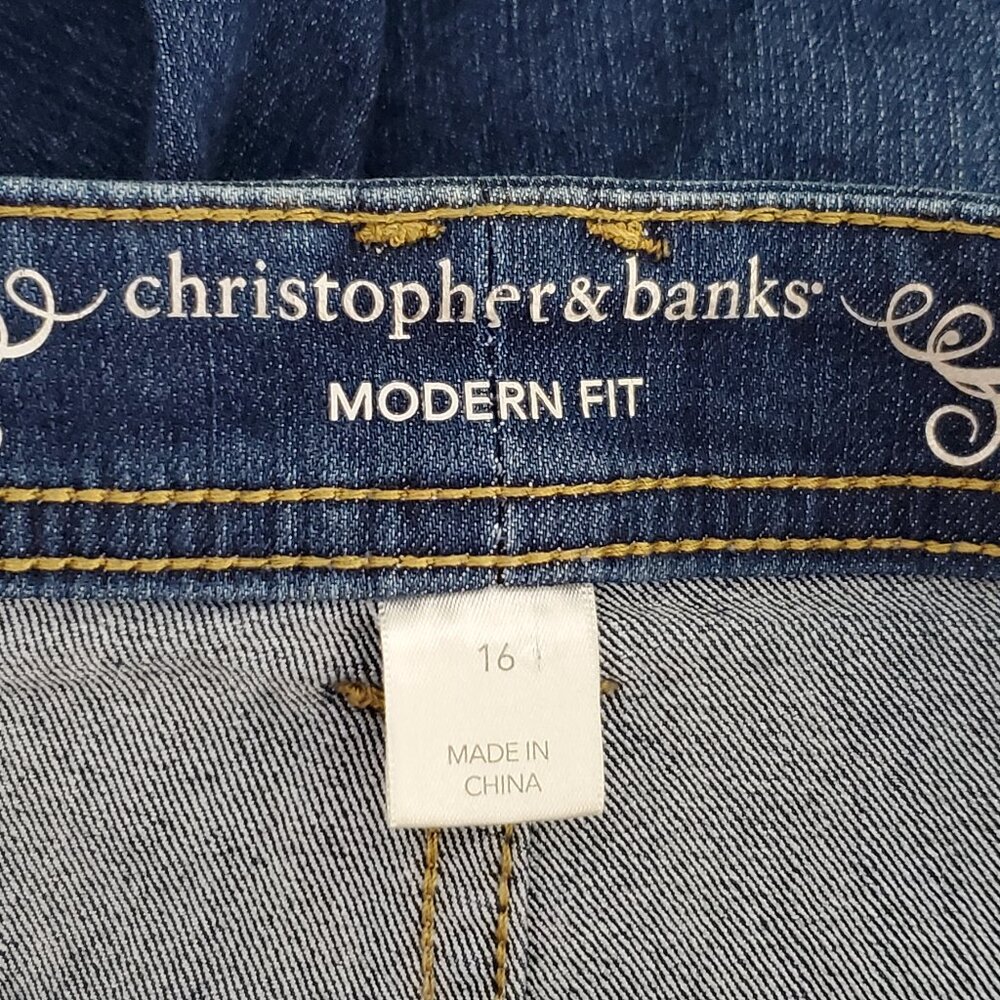 Chrisopher & Banks Dark Wash With Fading Modern Fit Denim Jean Shorts Size 16 - Picture 8 of 12
